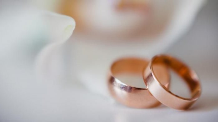 MK Tolak Gugatan Pencatatan Nikah Beda Agama, Aturan UU Perkawinan Tetap Berlaku