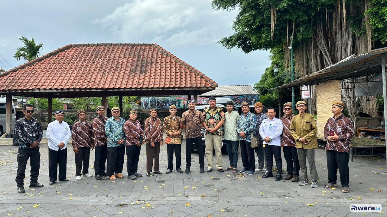 PB XIV Hangabehi Laksanakan Salat Jumat di Masjid Bersejarah, Masjid Gedhe Mataram Kotagede Yogyakarta