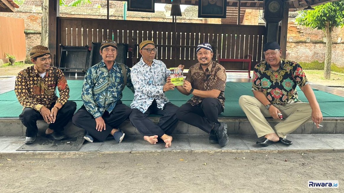 PB XIV Hangabehi Laksanakan Salat Jumat di Masjid Bersejarah, Masjid Gedhe Mataram Kotagede Yogyakarta