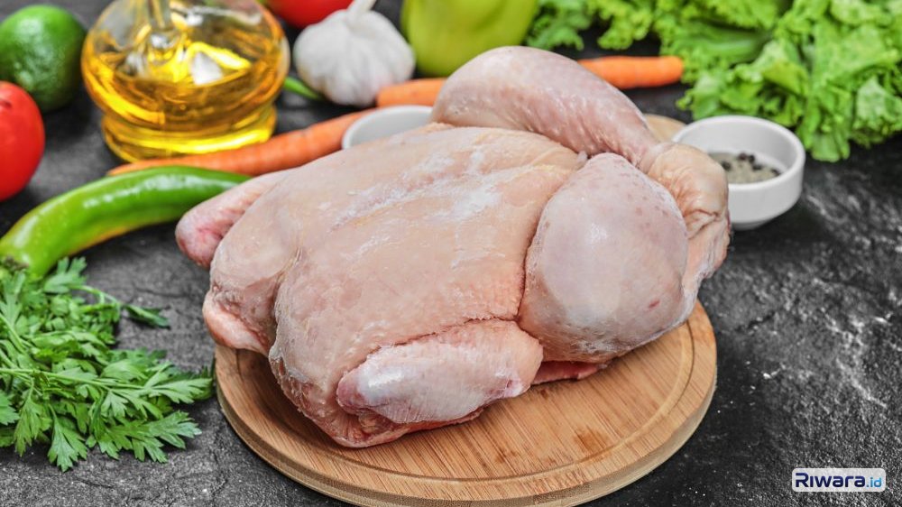 Ilustrasi harga ayam ras hari keempat puasa