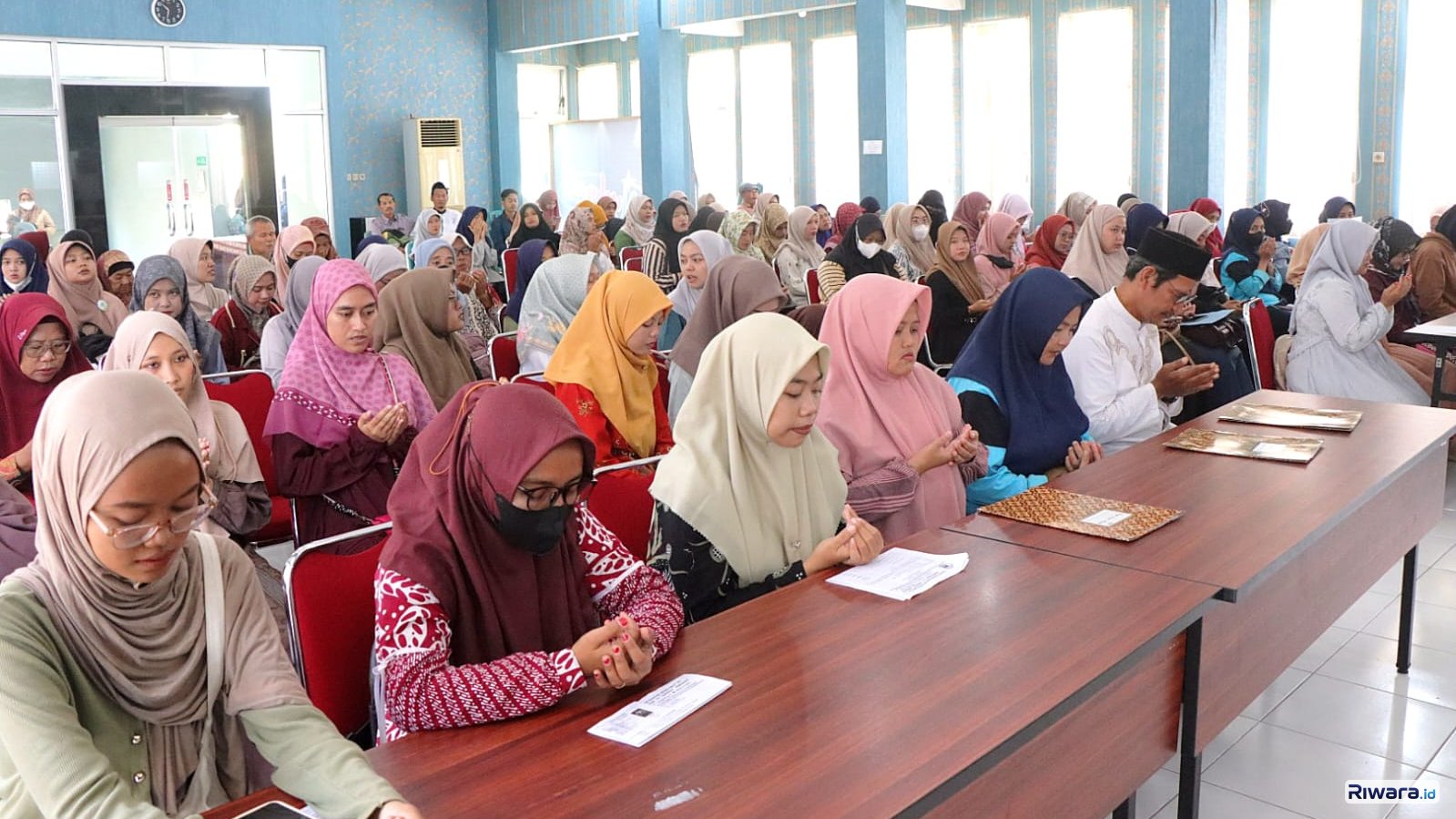 Ratusan guru PAUD di Pekalongan usai menerima THR menjelang Lebaran 2026, sebagai bentuk perhatian pemerintah daerah.