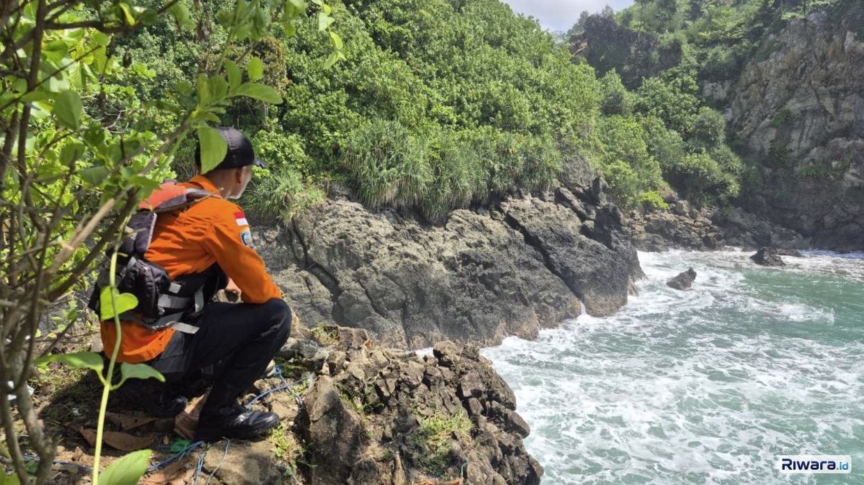Pemancing Asal Puring Hilang Ditelan Ombak Pantai Lampon Kebumen, Tim SAR Gabungan Sisir Lokasi
