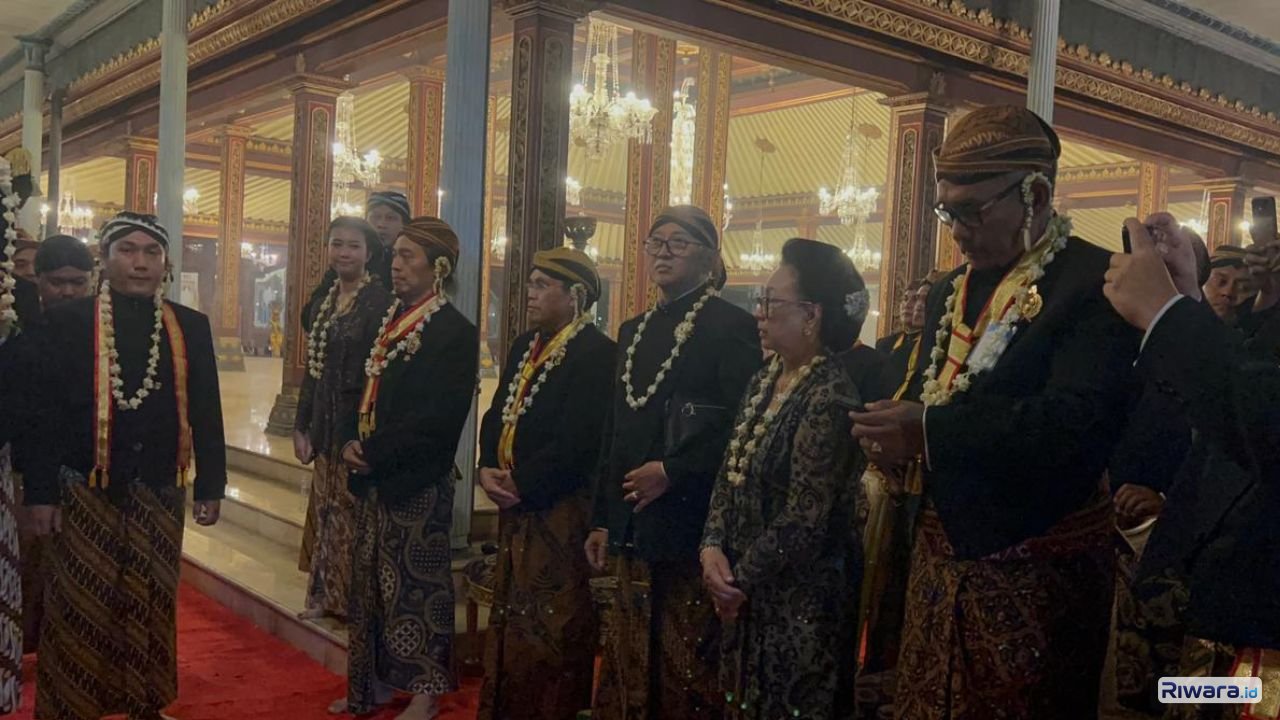 Terbesar Sejak Era PB XII, Kirab Malam 1 Suro PB XIV Diikuti Lebih dari 5.000 Peserta