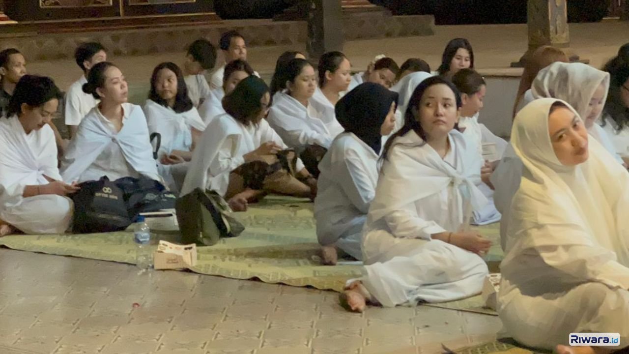 Dua Putri PB XII Pimpin Ruwatan Malam Sura di Karaton Surakarta, Diikuti 100 Peserta