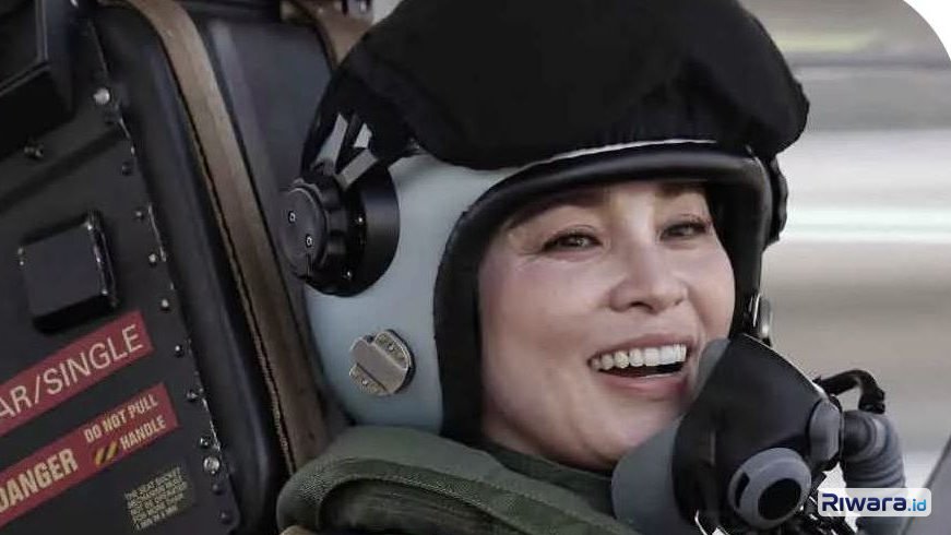 Ratu Suthida Thailand Cetak Sejarah, Terbangkan Jet Tempur Gripen Solo Tanpa Kopilot