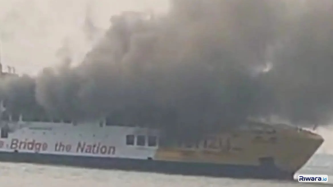 Detik-detik KMP Batumandi Terbakar di Pelabuhan Merak, Api Berasal dari Buritan Kapal